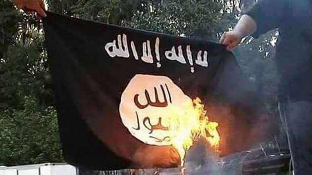 Επιχείρηση σε κατάληψη τζιχαντιστών στα Εξάρχεια – Βρέθηκαν σημαίες του ISIS